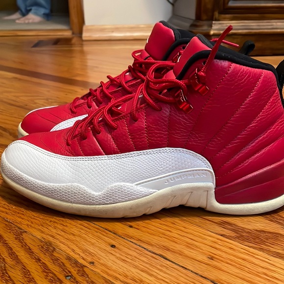 gym red 12s size 9
